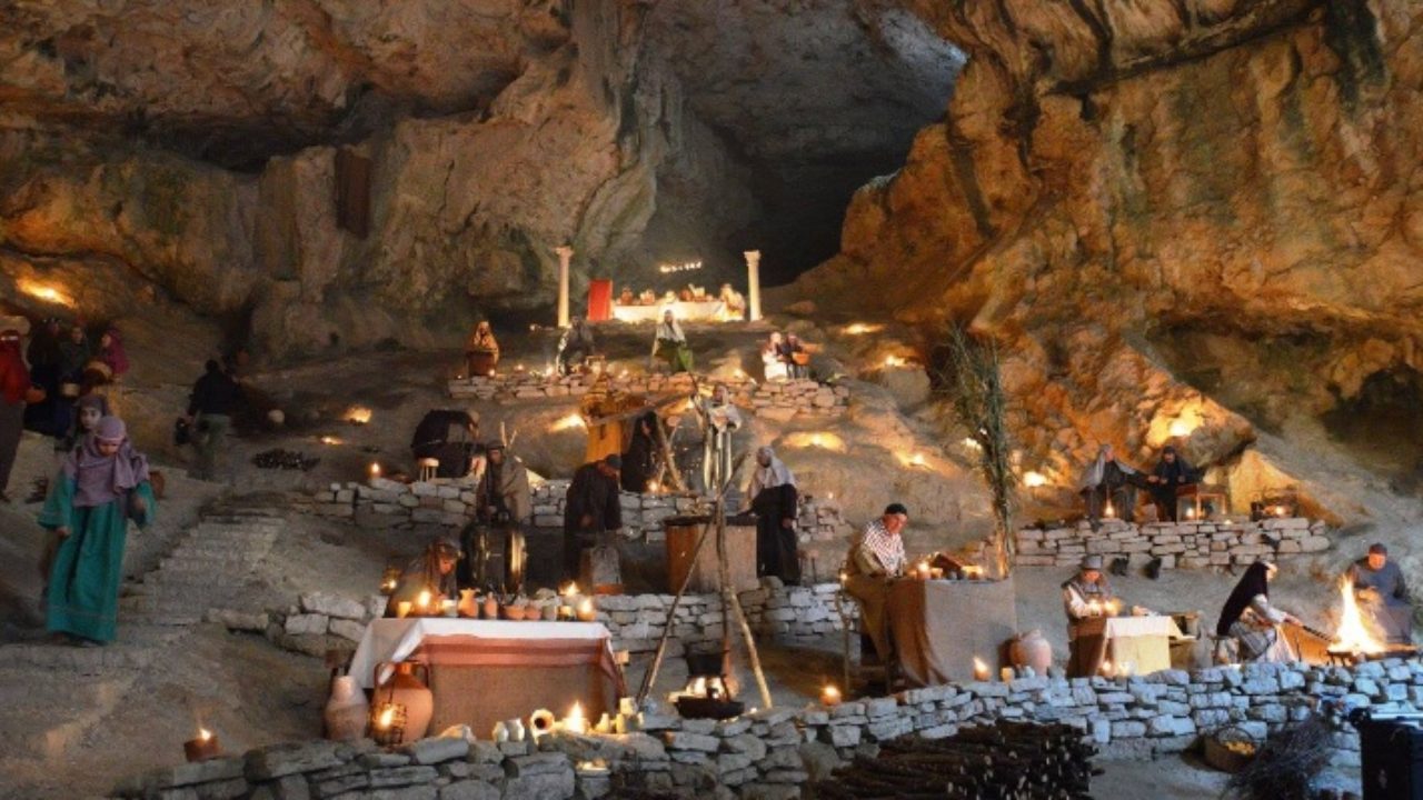 Il Presepe Vivente Di Genga Il Piu Grande Del Mondo Destinazionemarche Blog